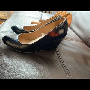 Beautiful Size 8 wedges black and nude